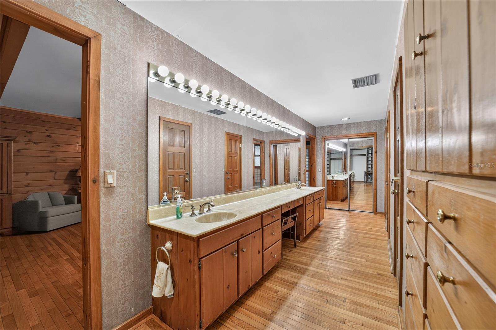 WOODRIDGE - Residential