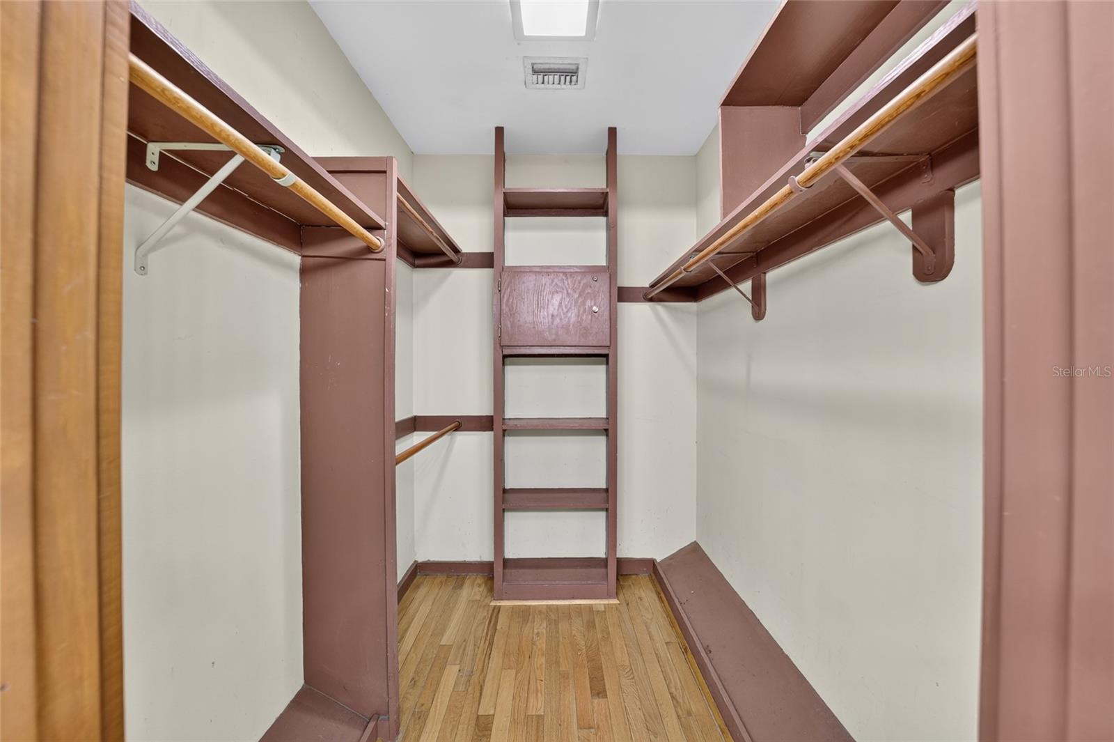 WOODRIDGE - Residential