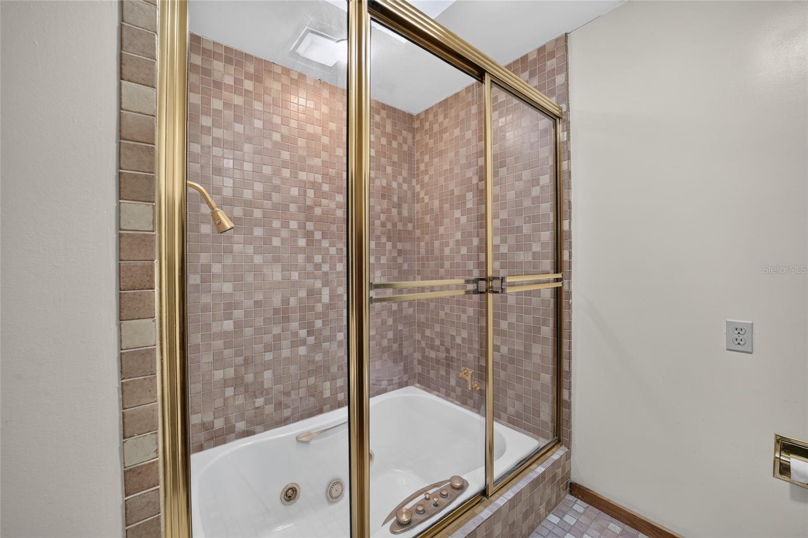 WOODRIDGE - Residential
