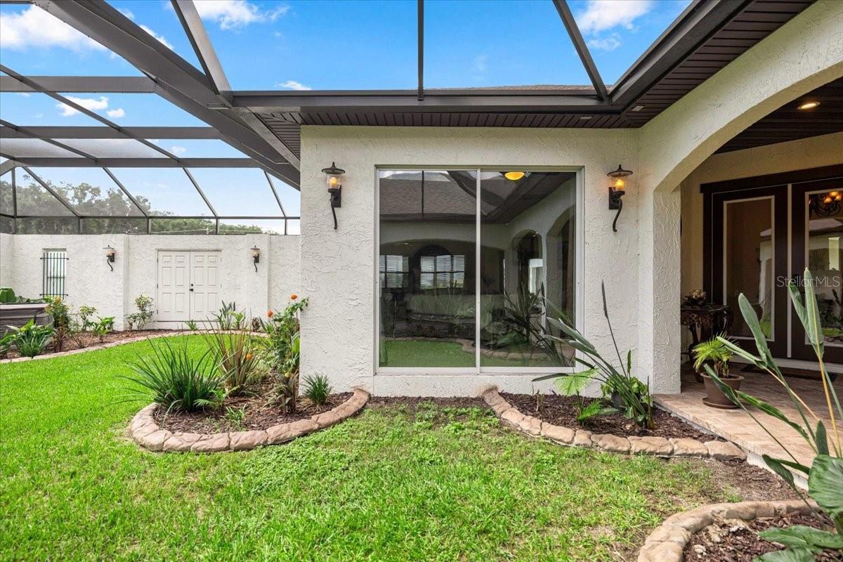IRISH ACRES - Residential