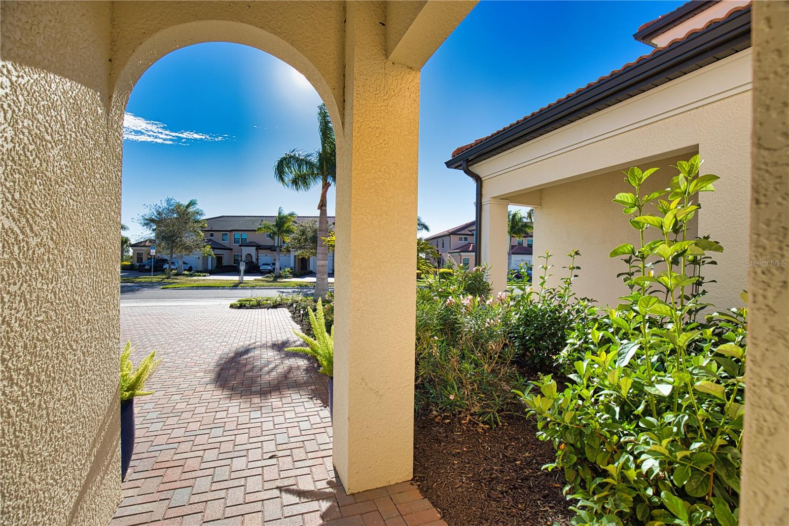 SARASOTA NATIONAL - Residential