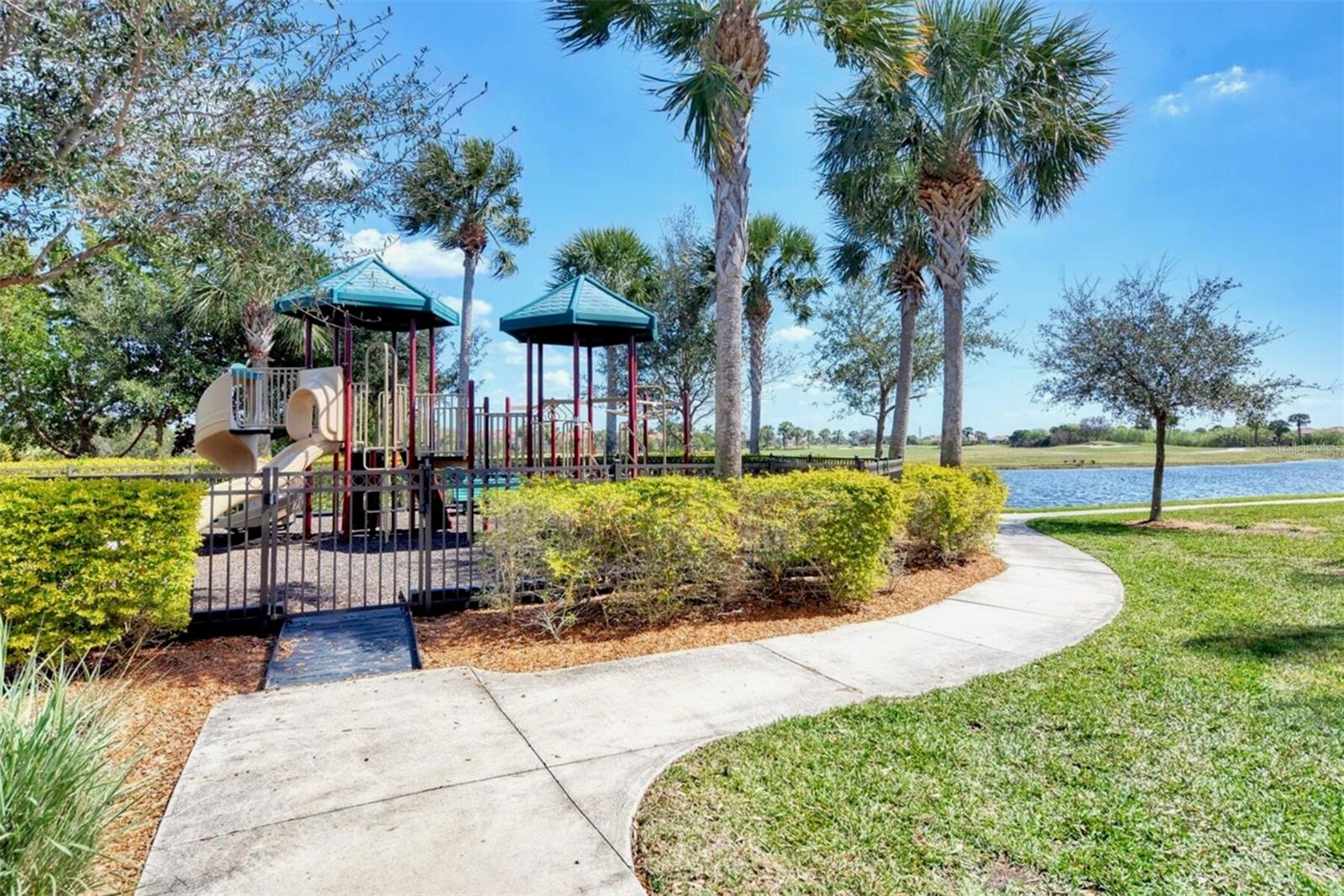 SARASOTA NATIONAL - Residential