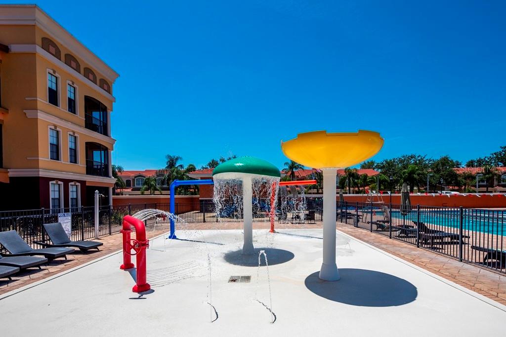 EMERALD GREEN VILLAS A CONDO - Residential