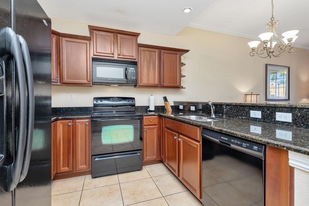 EMERALD GREEN VILLAS A CONDO - Residential