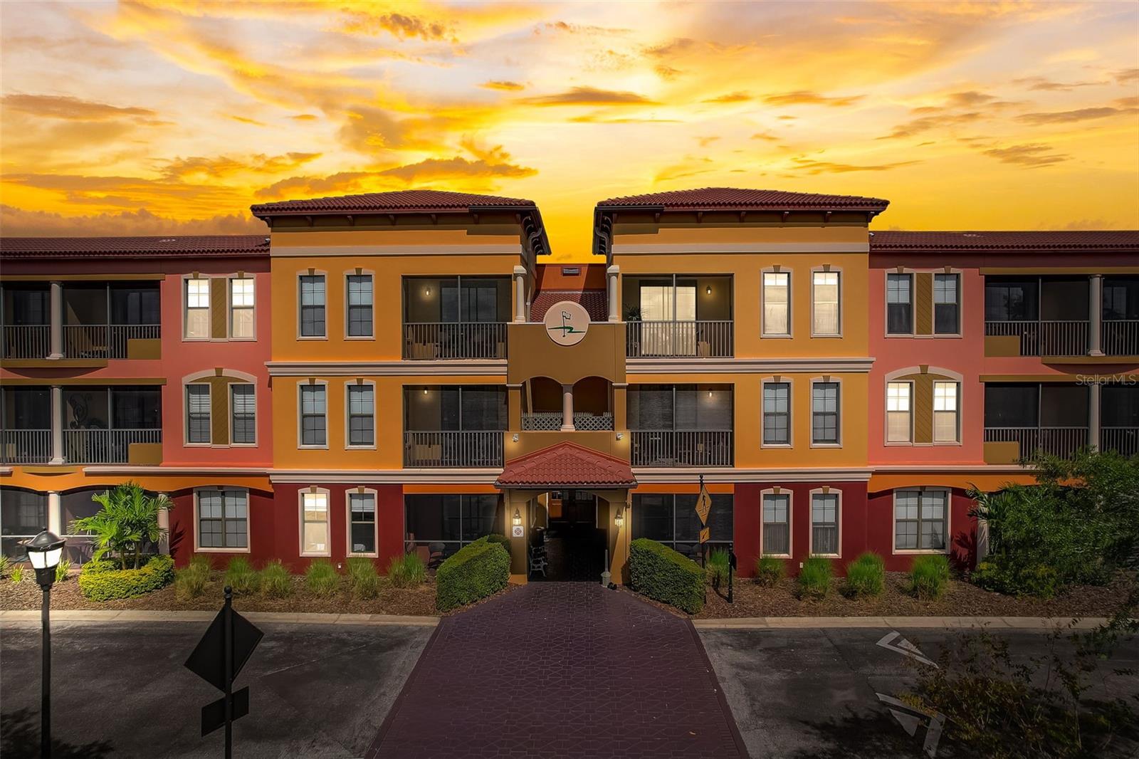 EMERALD GREEN VILLAS A CONDO - Residential