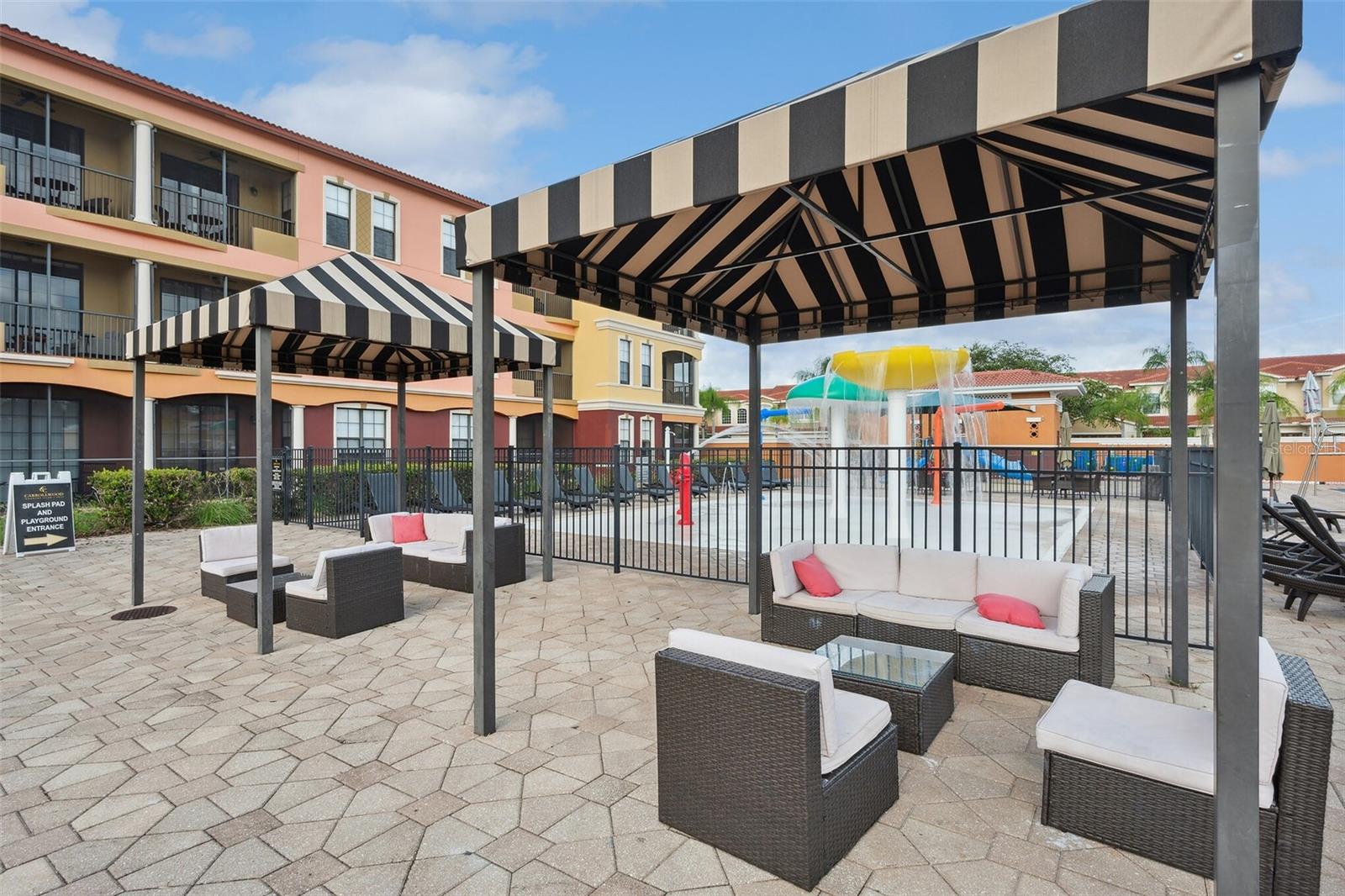 EMERALD GREEN VILLAS A CONDO - Residential