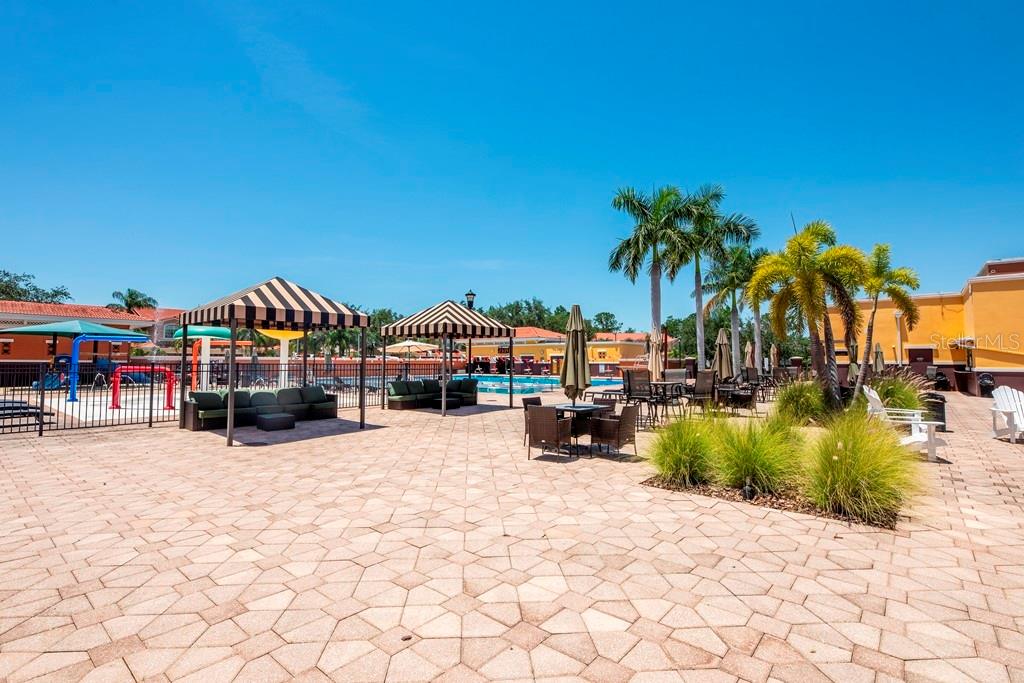 EMERALD GREEN VILLAS A CONDO - Residential
