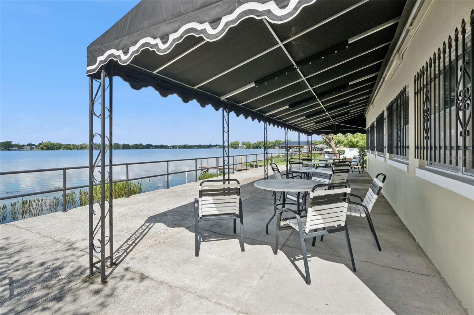 CHATEAUX DU LAC - Residential