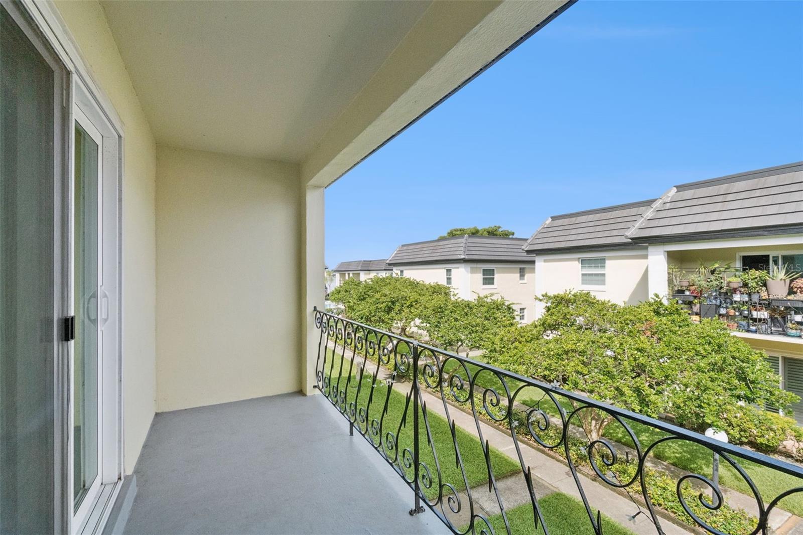 CHATEAUX DU LAC - Residential
