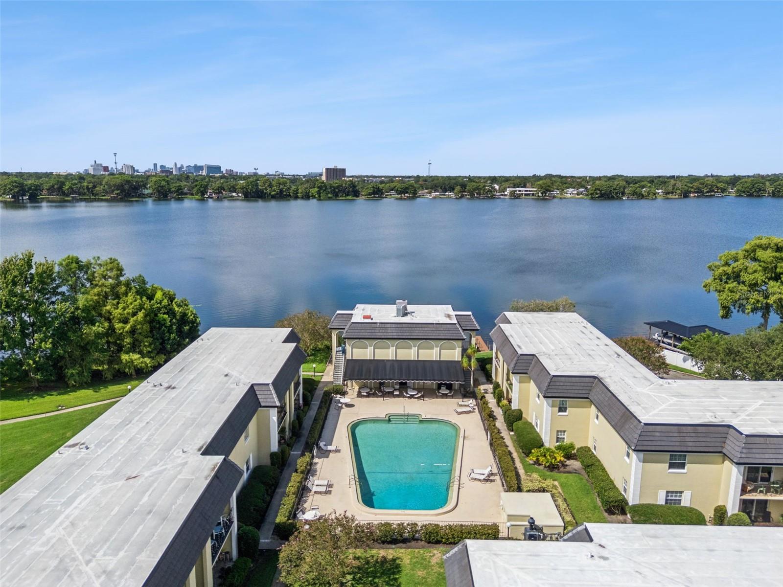 CHATEAUX DU LAC - Residential