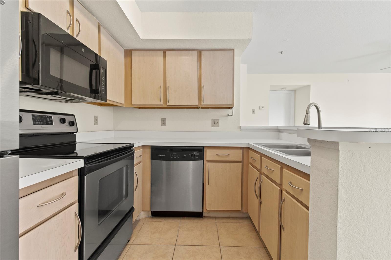 BERMUDA DUNES PRIVATE RESIDENCE - Residential Lease