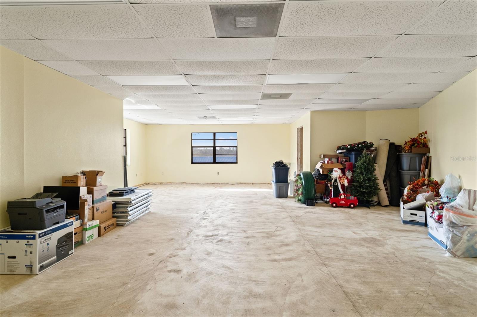 ACREAGE - Commercial Sale