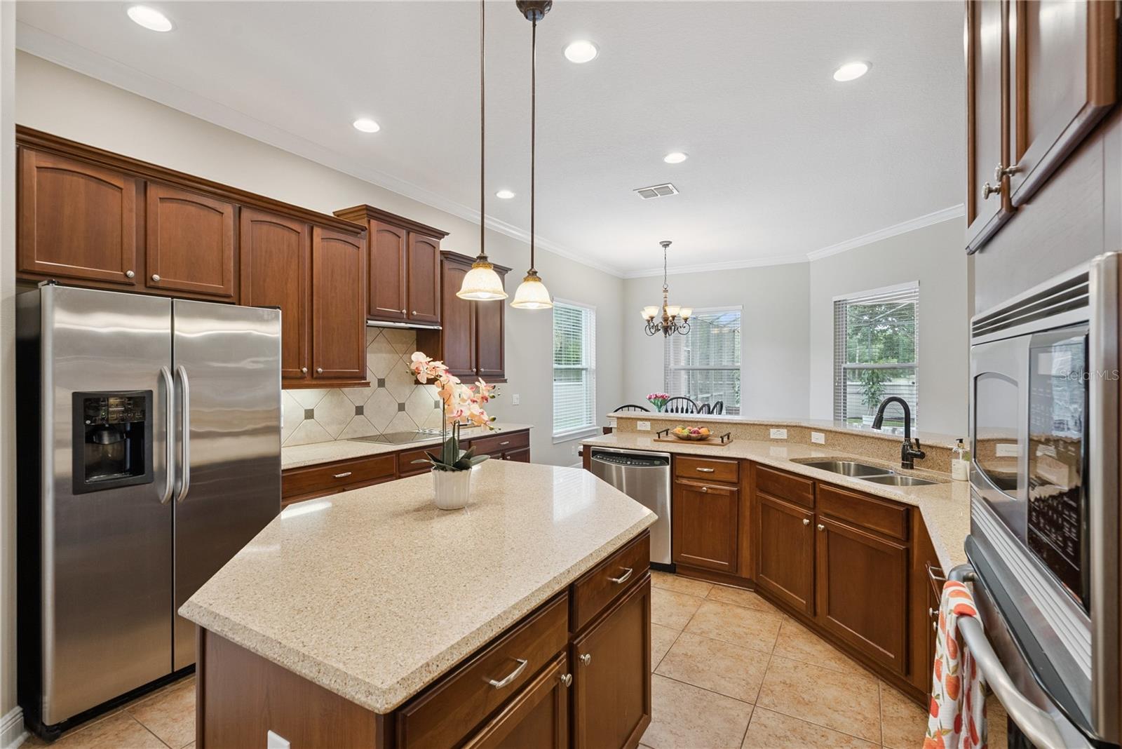 BANYAN POINTE - Residential