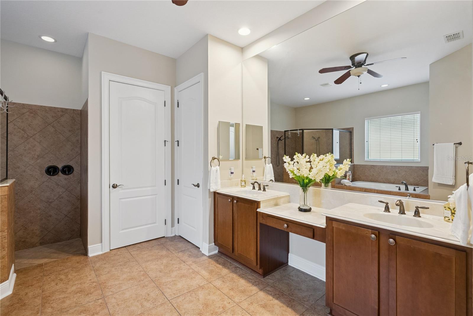 BANYAN POINTE - Residential