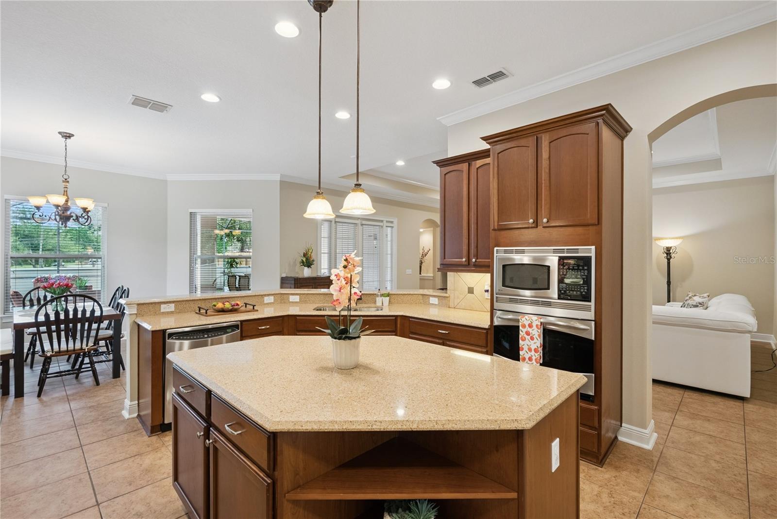 BANYAN POINTE - Residential