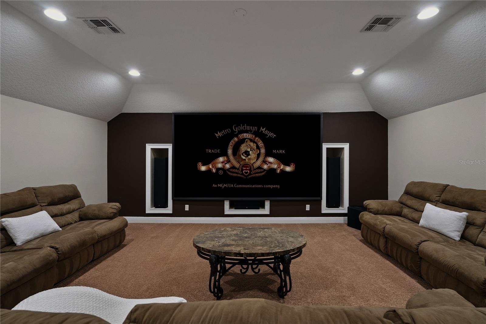 BANYAN POINTE - Residential