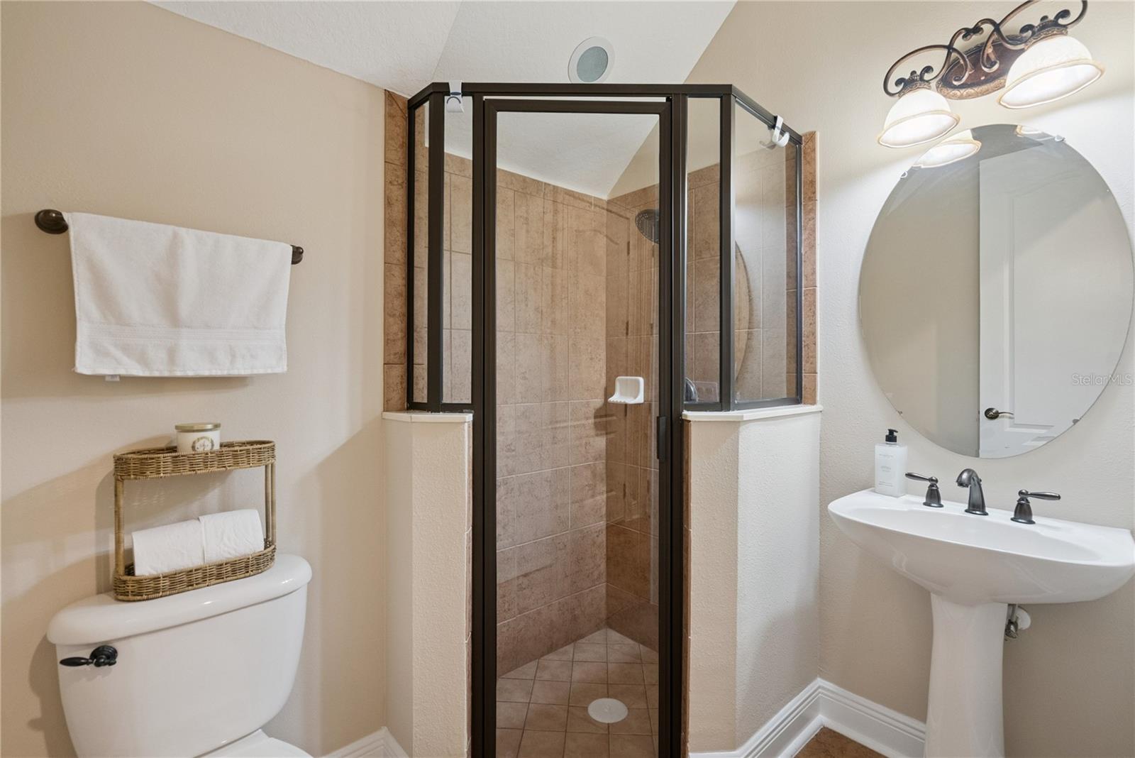 BANYAN POINTE - Residential