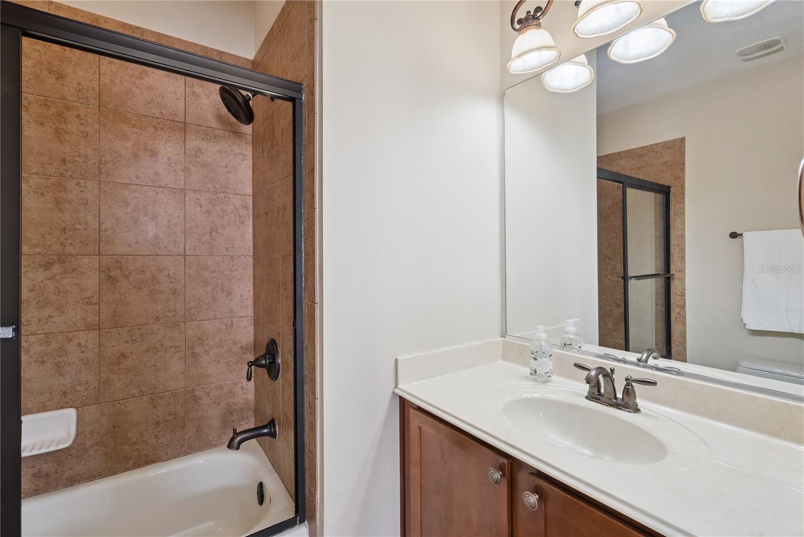 BANYAN POINTE - Residential