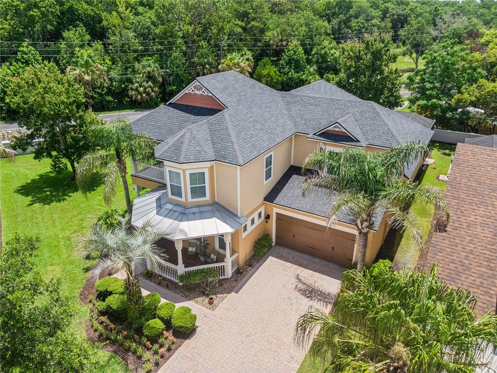 BANYAN POINTE - Residential