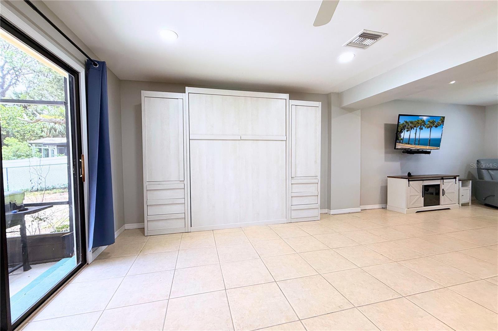 SUNSET HILLS COUNTRY CLUB - Residential