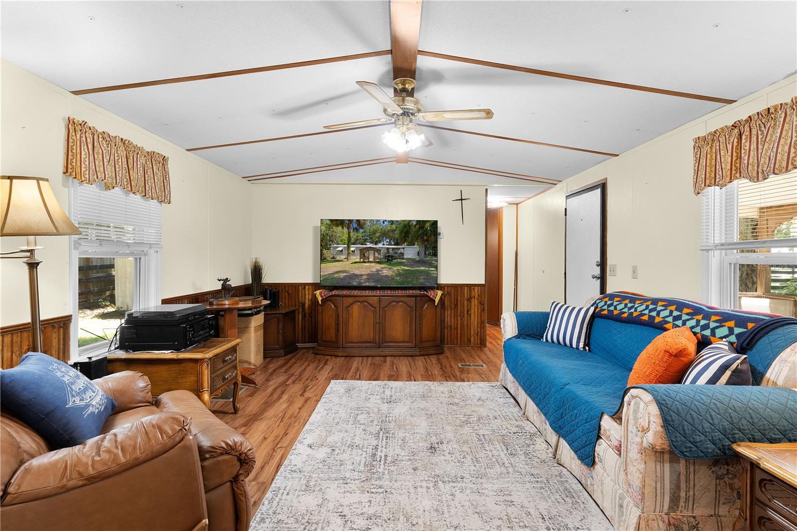 BELLEVIEW HILLS ESTATE - Residential