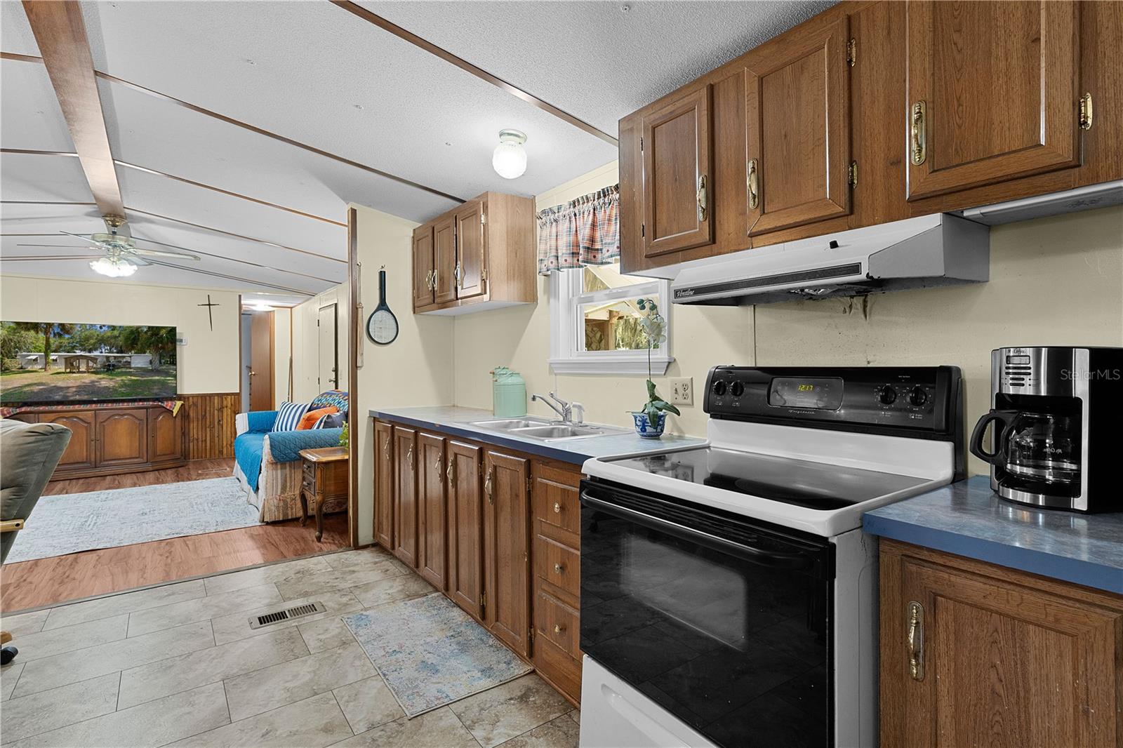 BELLEVIEW HILLS ESTATE - Residential