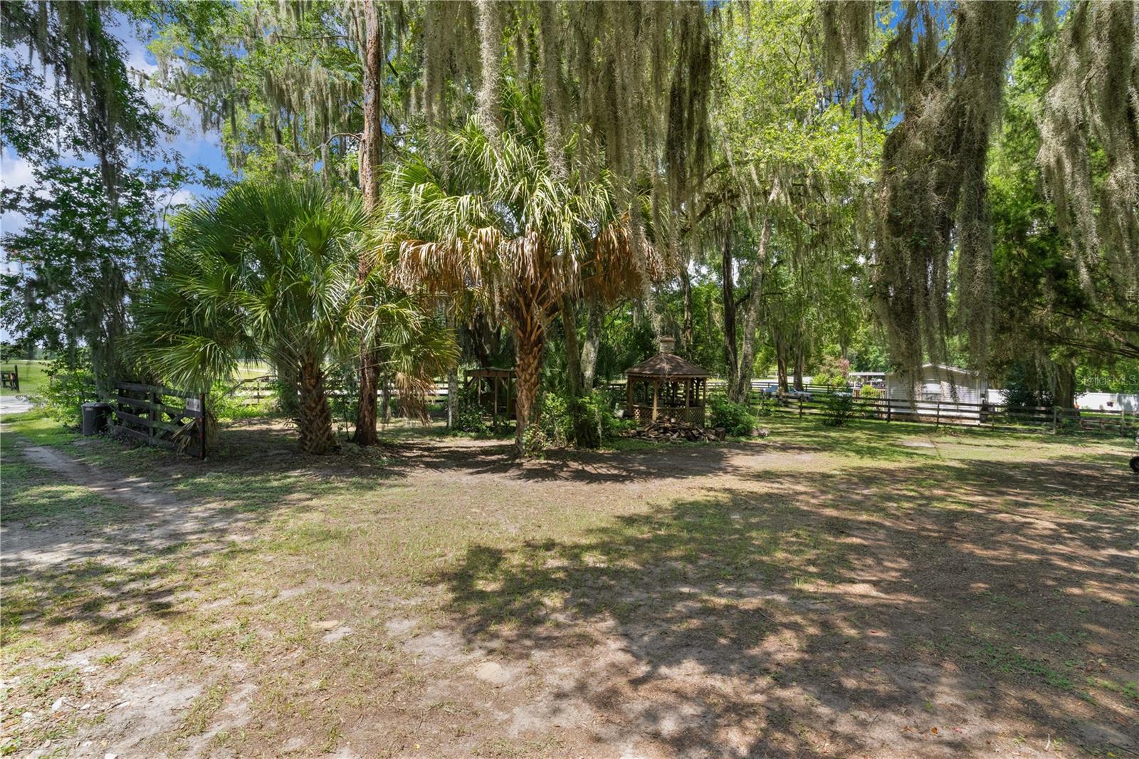 BELLEVIEW HILLS ESTATE - Residential