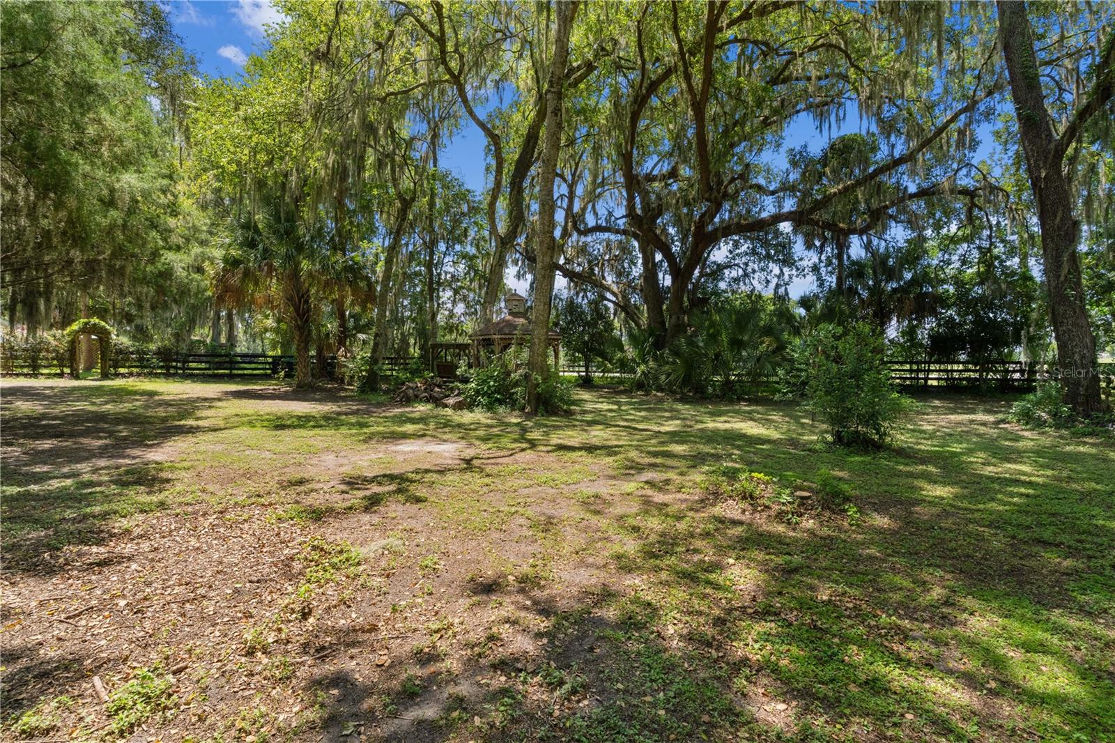 BELLEVIEW HILLS ESTATE - Residential