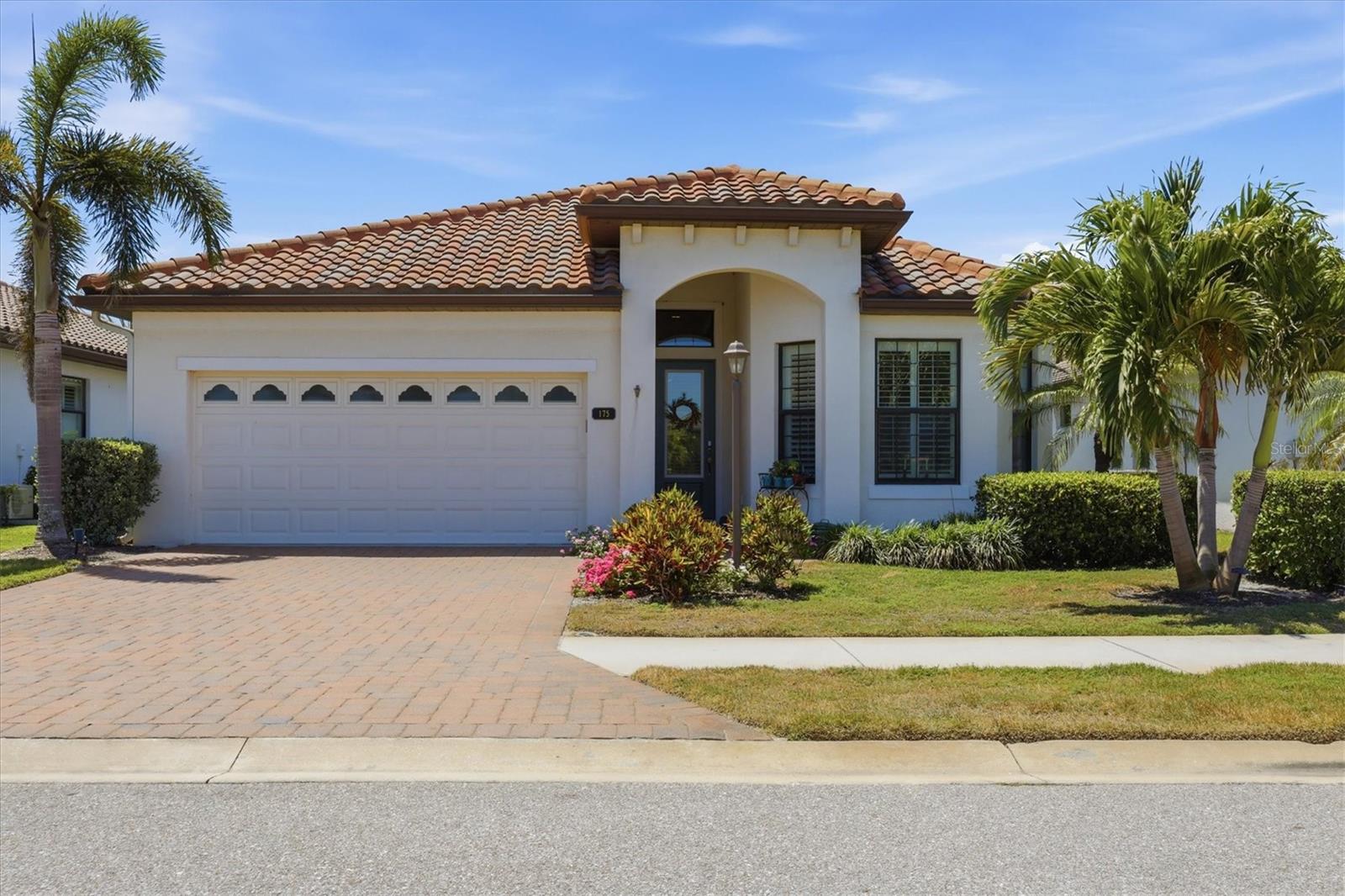 GRAND OAKS - Residential