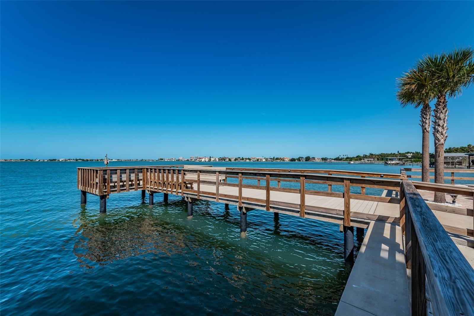 HARBOUR  CLUB CONDO NO 3 - Residential