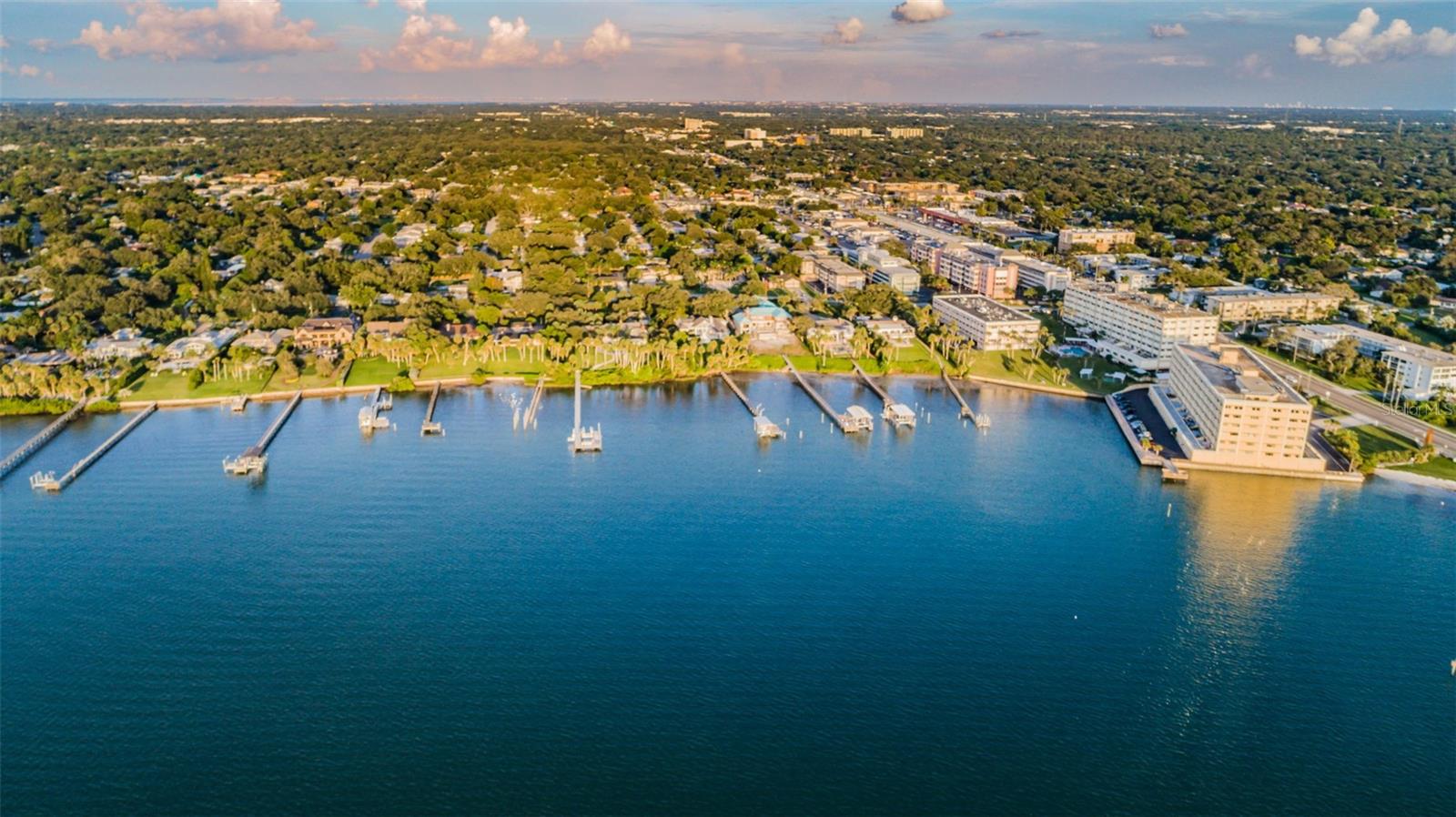 HARBOUR  CLUB CONDO NO 3 - Residential