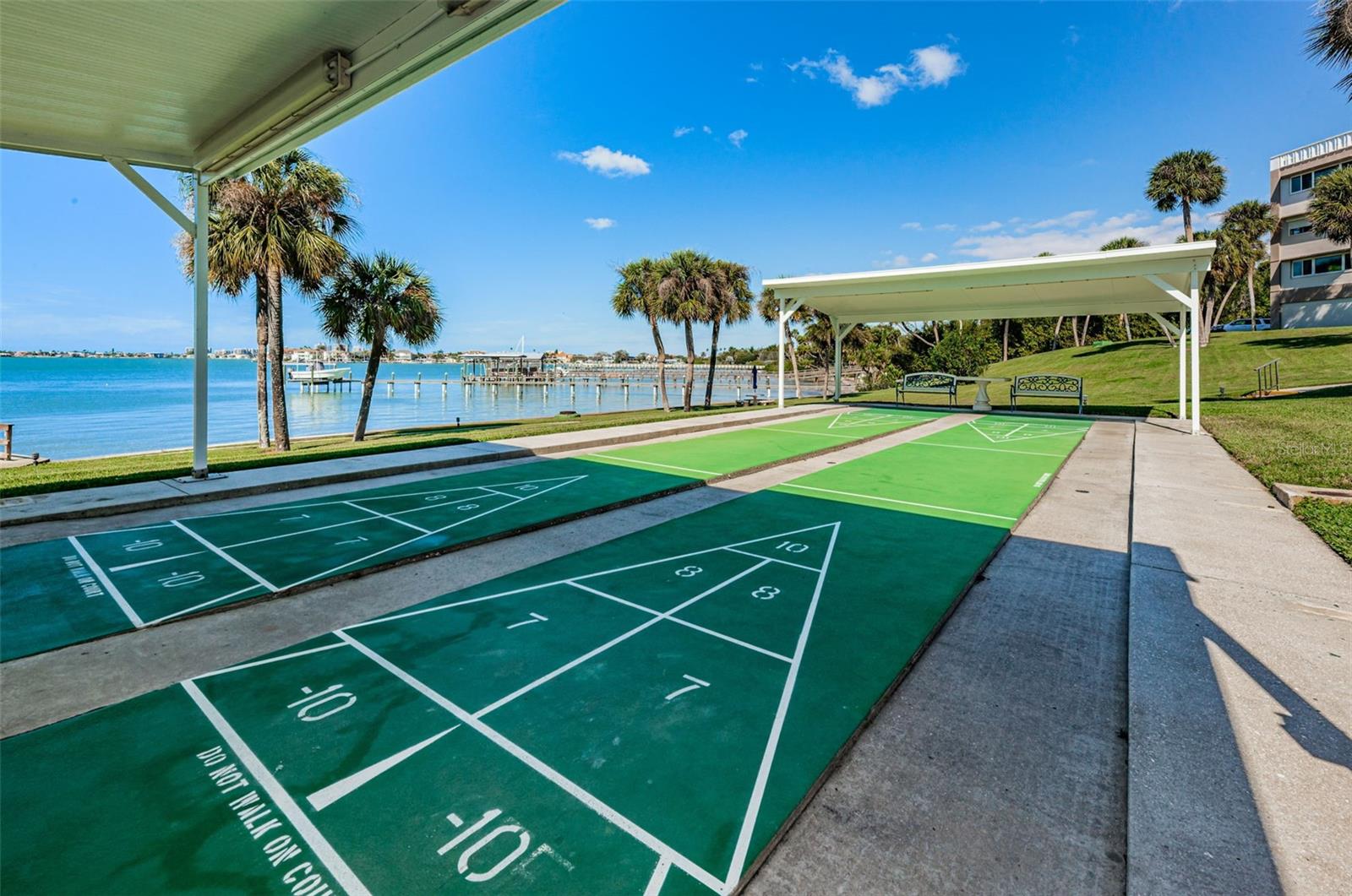 HARBOUR  CLUB CONDO NO 3 - Residential