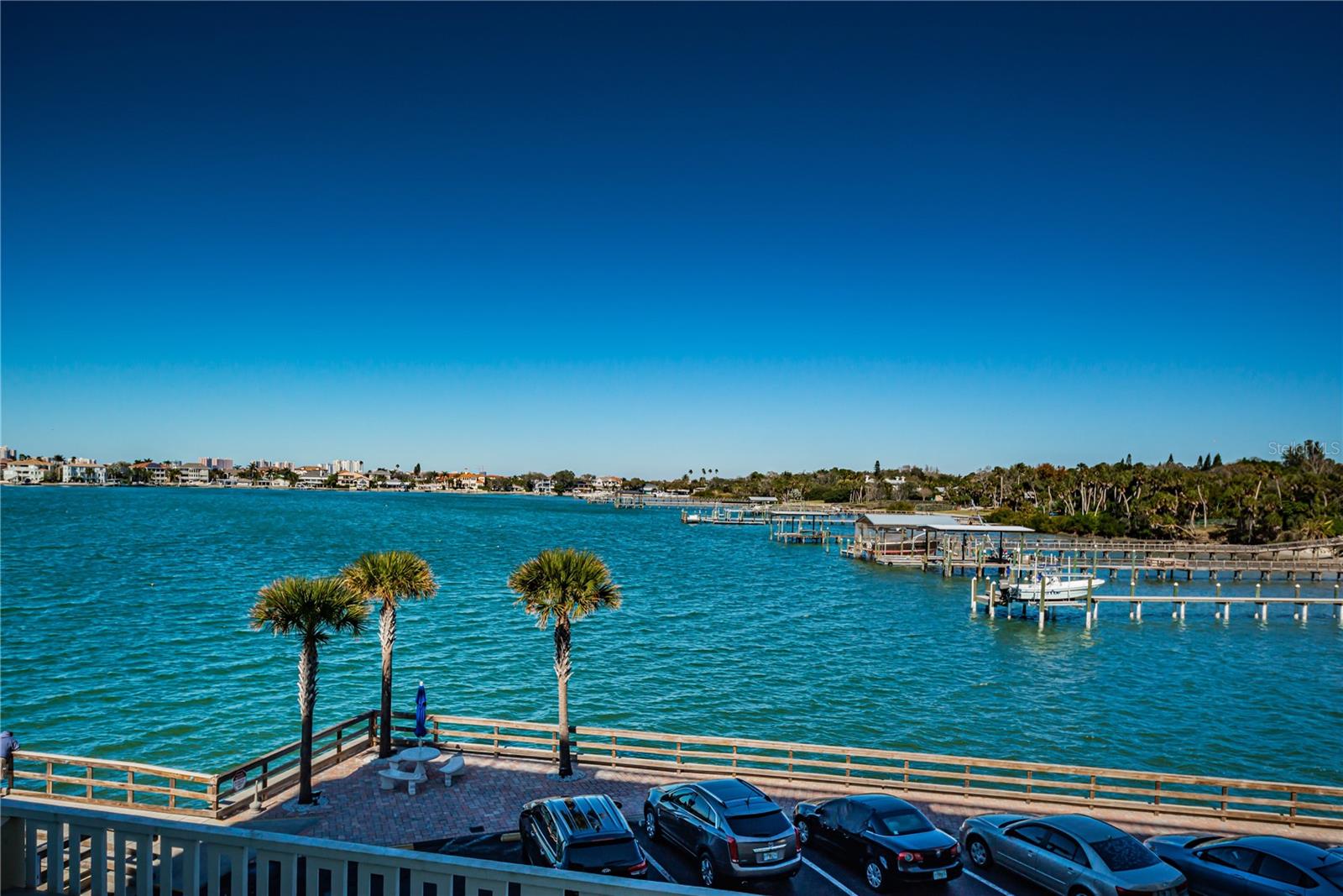 HARBOUR  CLUB CONDO NO 3 - Residential