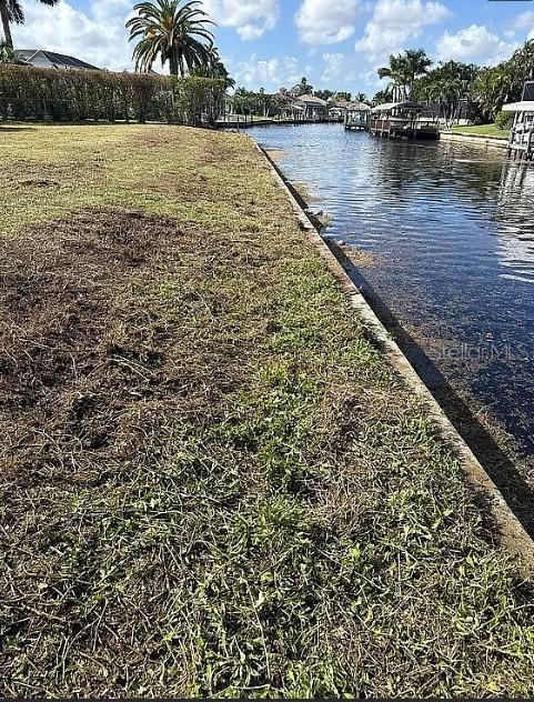 CAPE CORAL - Land