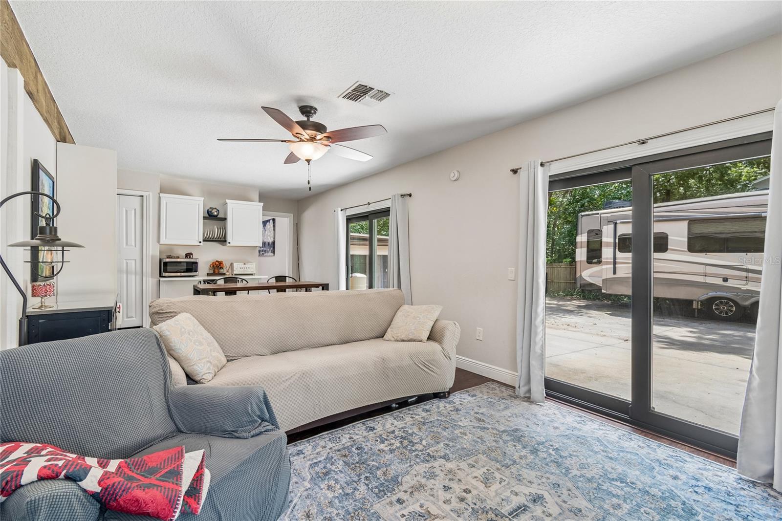 CORNETT WOODS - Residential