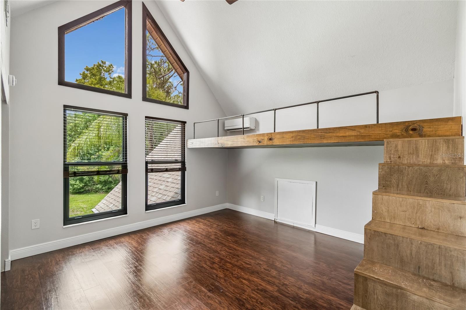 CORNETT WOODS - Residential