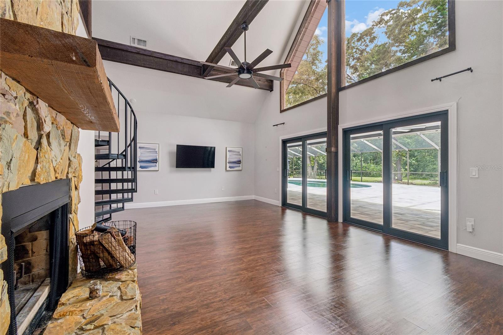 CORNETT WOODS - Residential