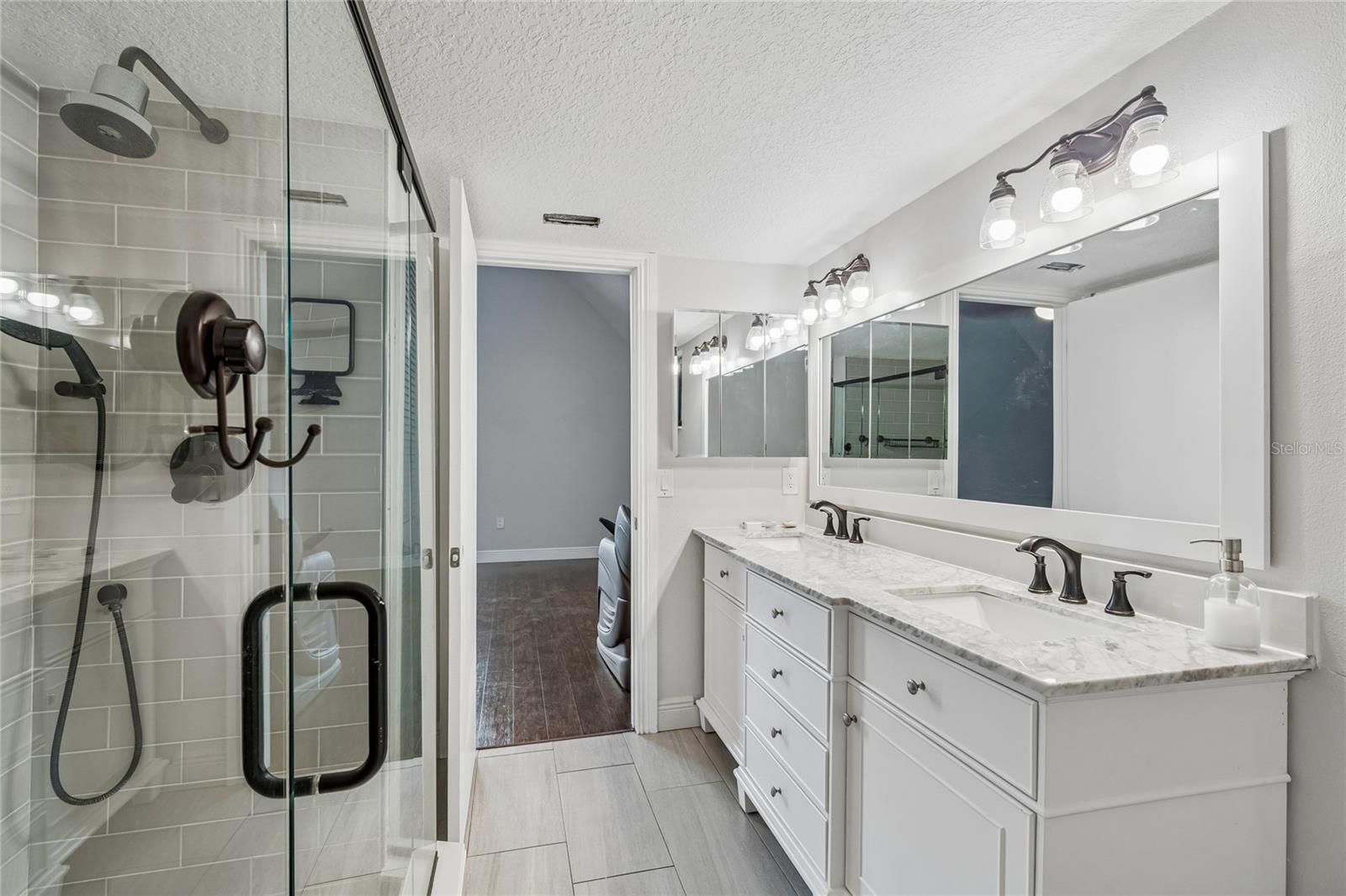 CORNETT WOODS - Residential