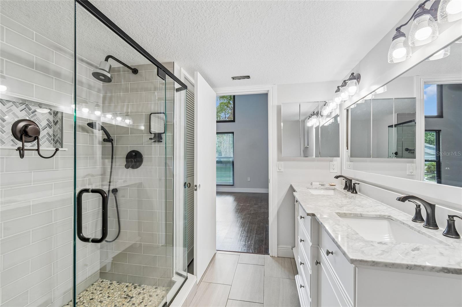 CORNETT WOODS - Residential