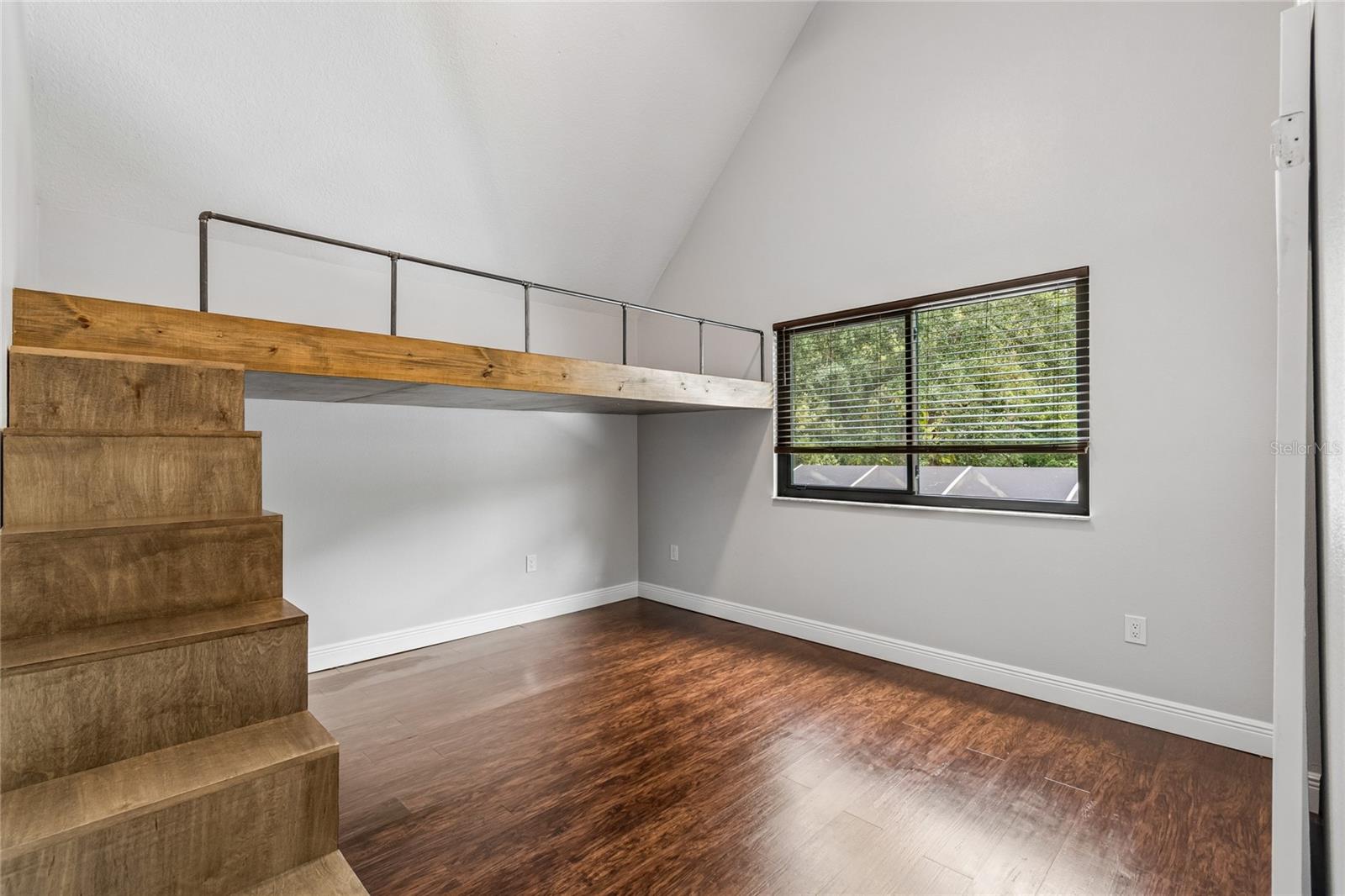 CORNETT WOODS - Residential