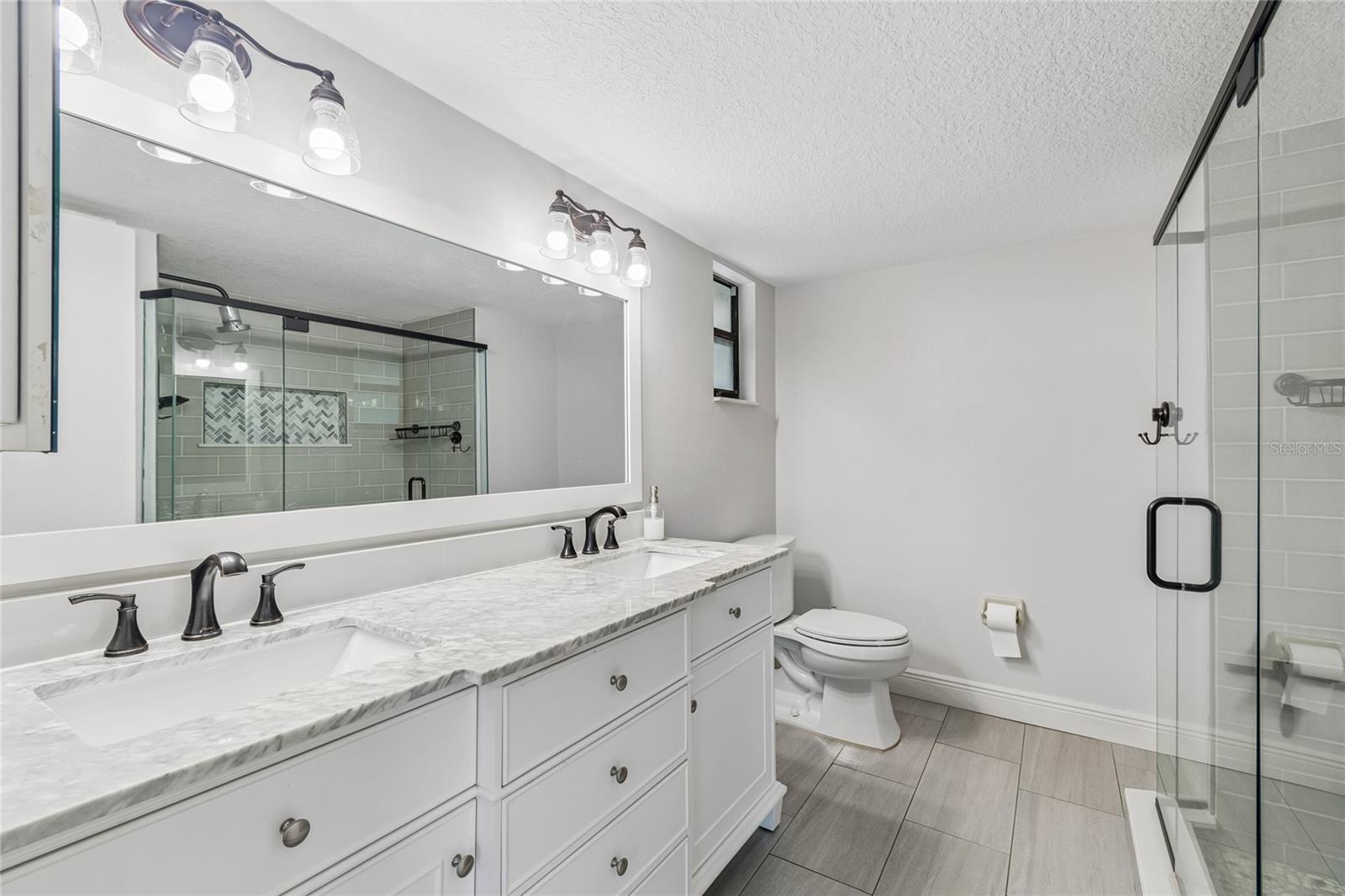 CORNETT WOODS - Residential