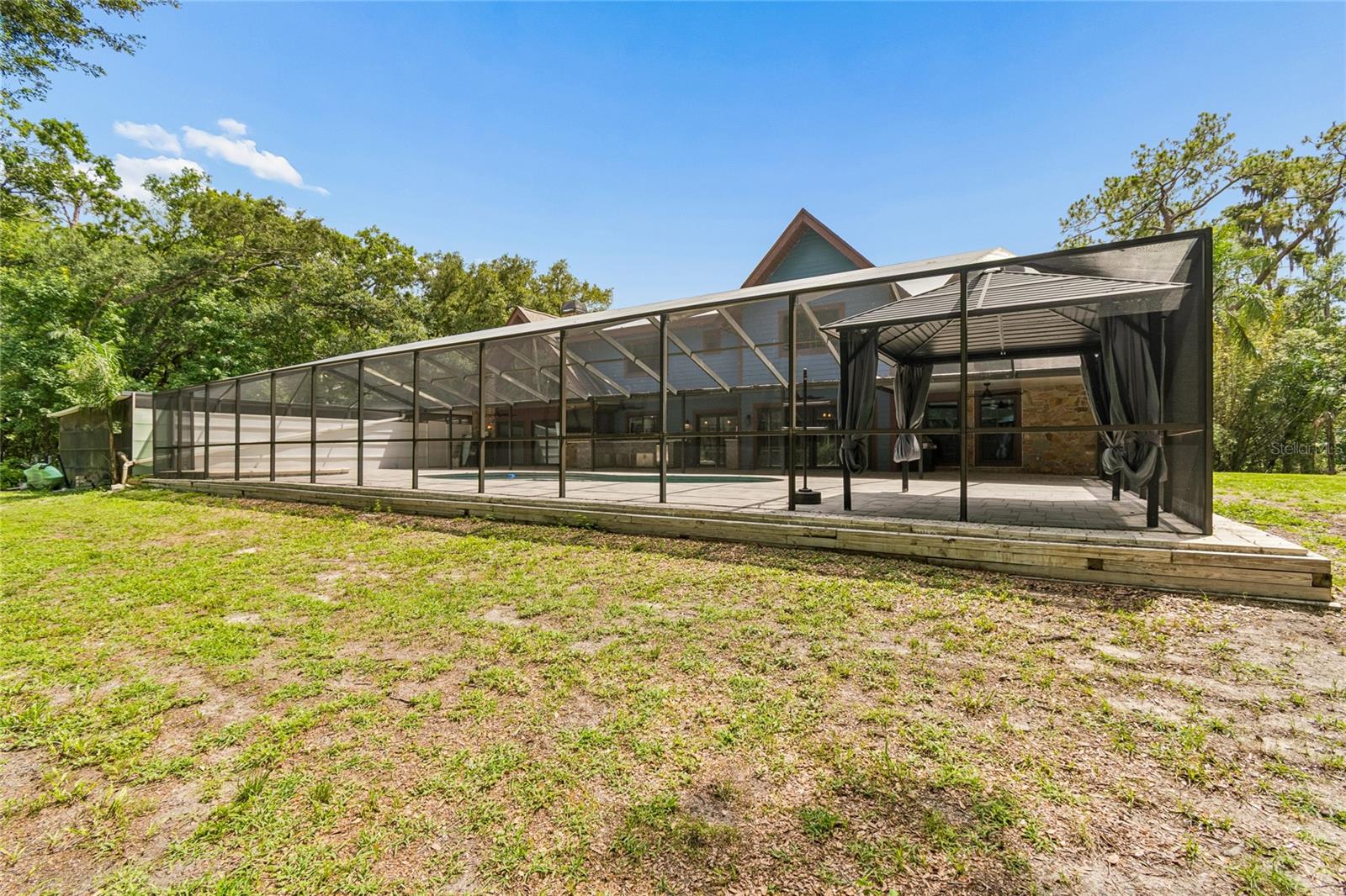 CORNETT WOODS - Residential