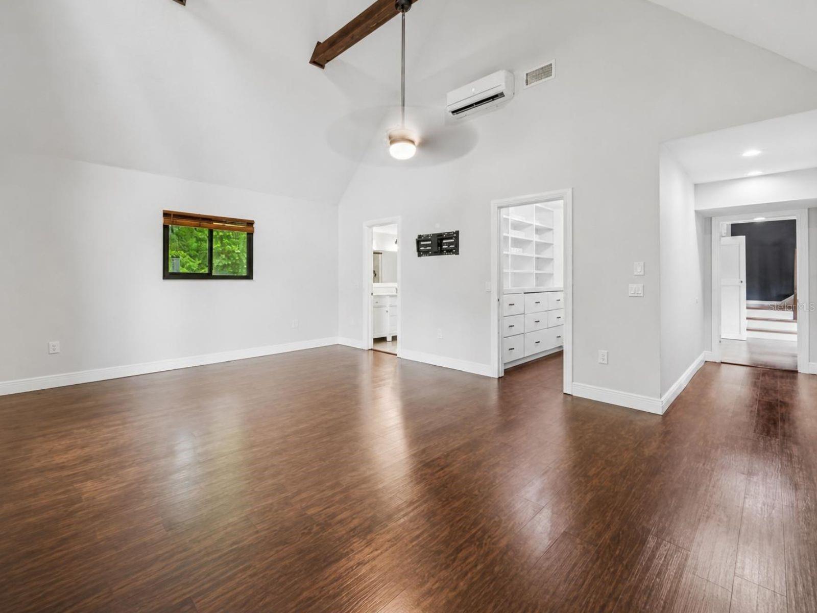 CORNETT WOODS - Residential
