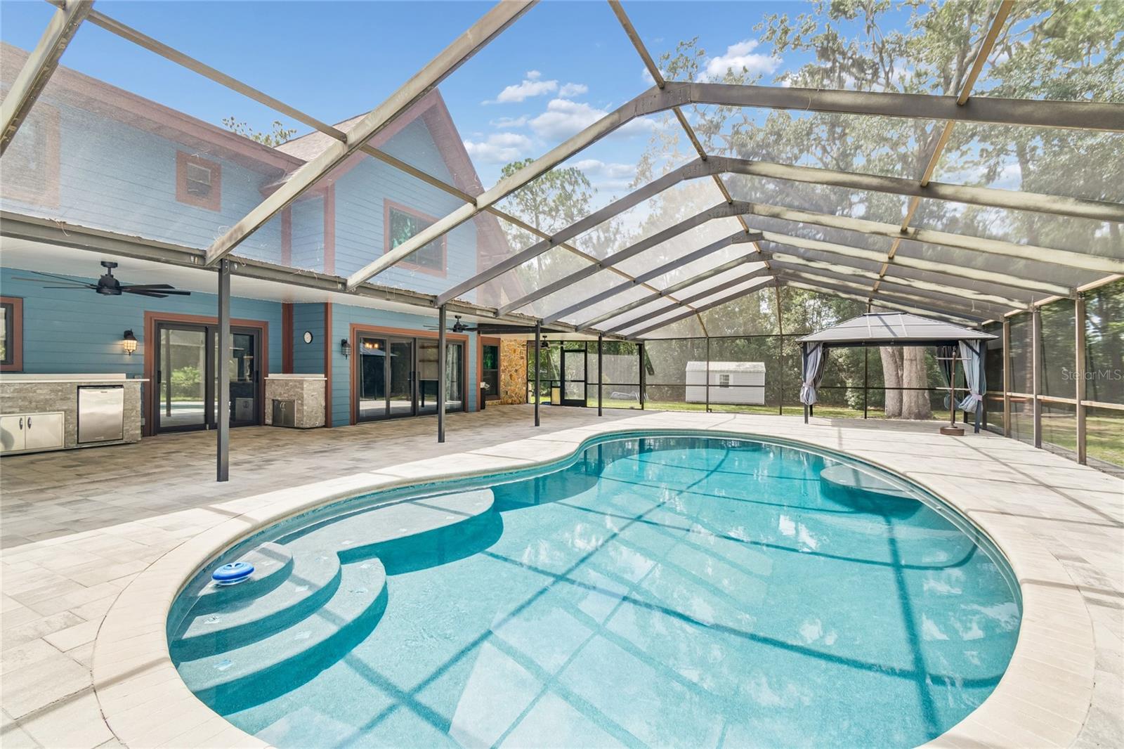 CORNETT WOODS - Residential