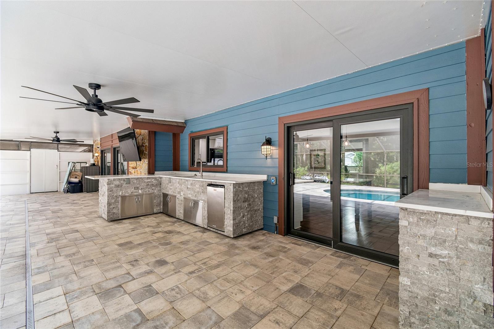 CORNETT WOODS - Residential