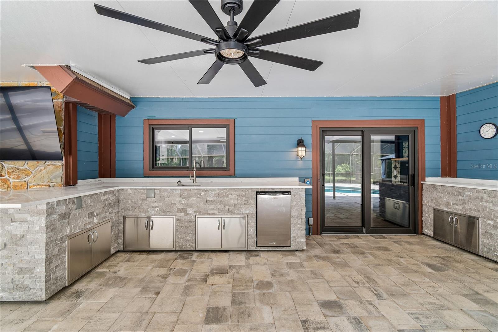 CORNETT WOODS - Residential
