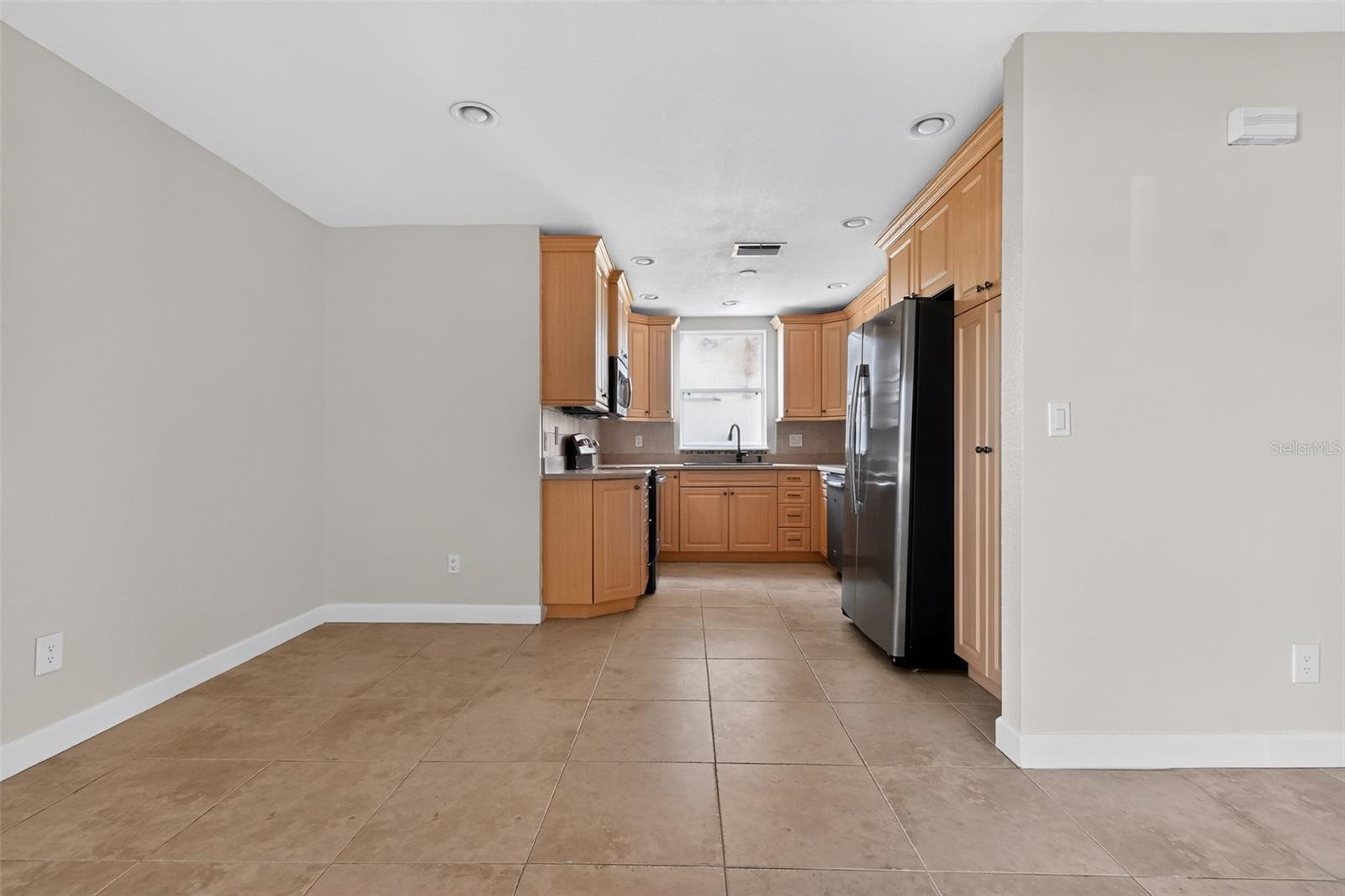 FOX LAKE MANOR UNIT NO 1 - Residential