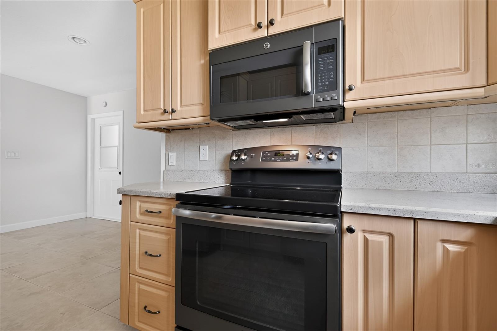 FOX LAKE MANOR UNIT NO 1 - Residential