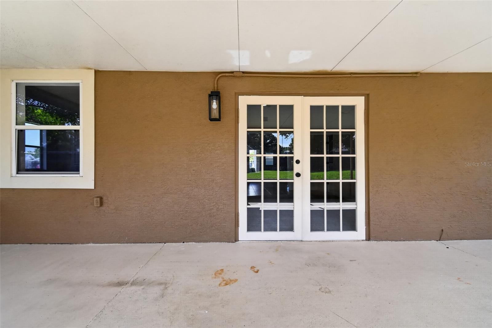 FOX LAKE MANOR UNIT NO 1 - Residential