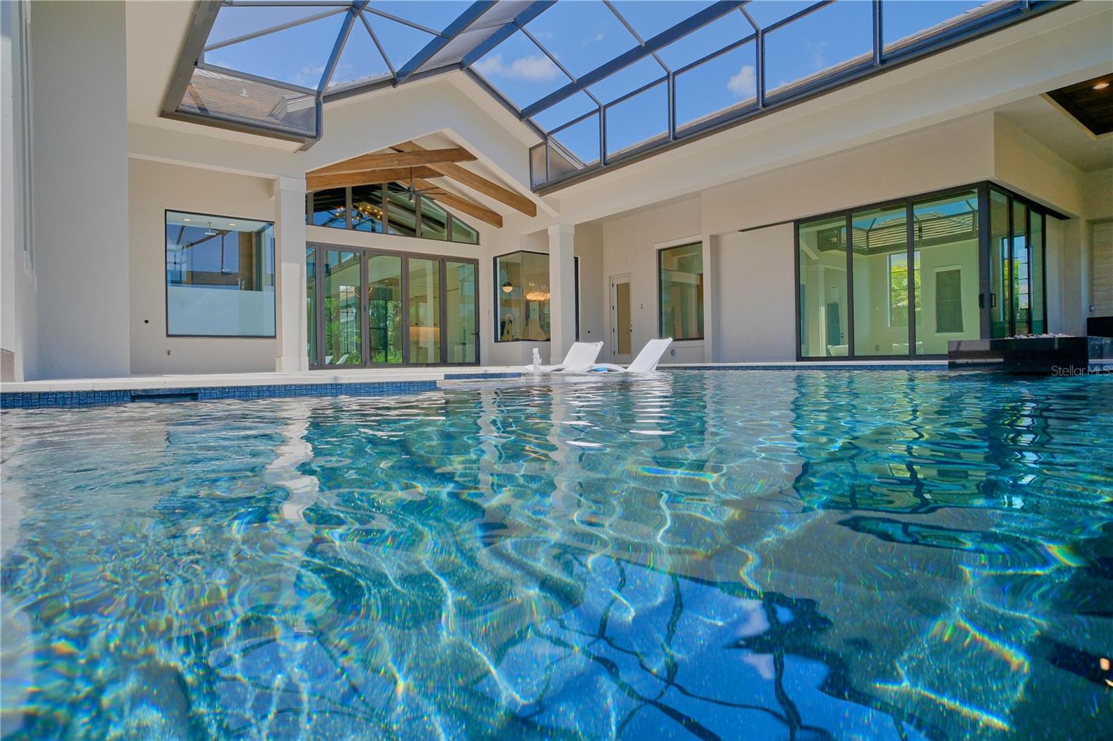 LAKE CLUB - Residential